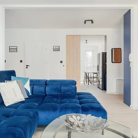 Apartmán New Sunny 2 Bedroom With Parking And Air Conditioning By Renters Vratislav