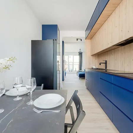 Apartmán New Sunny 2 Bedroom With Parking And Air Conditioning By Renters *